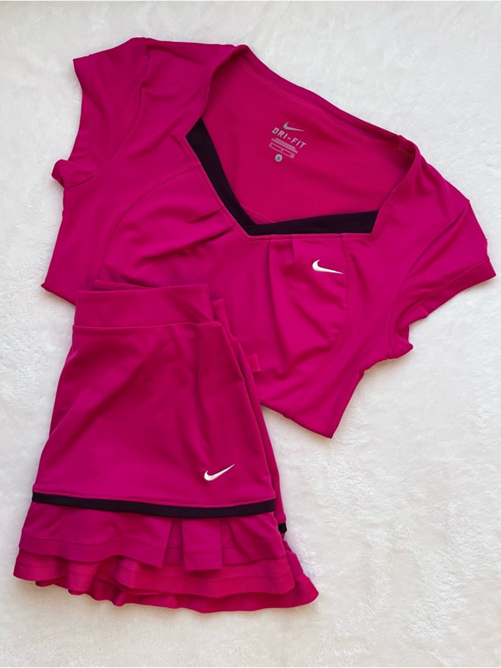 Nike Dry-Fit Women’s Fuchsia Tennis Outfit (2 pieces)